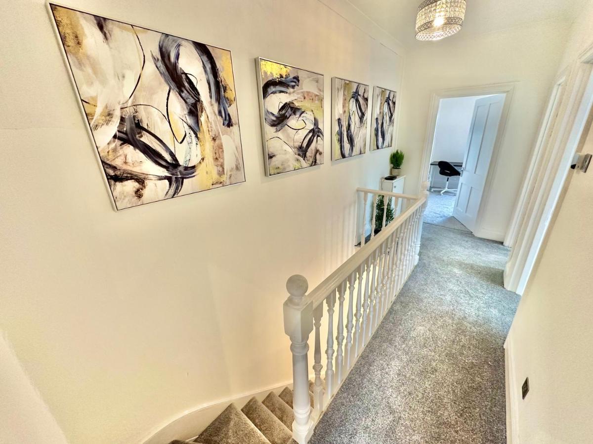Chic Apartment In Central Bournemouth With Parking Esterno foto