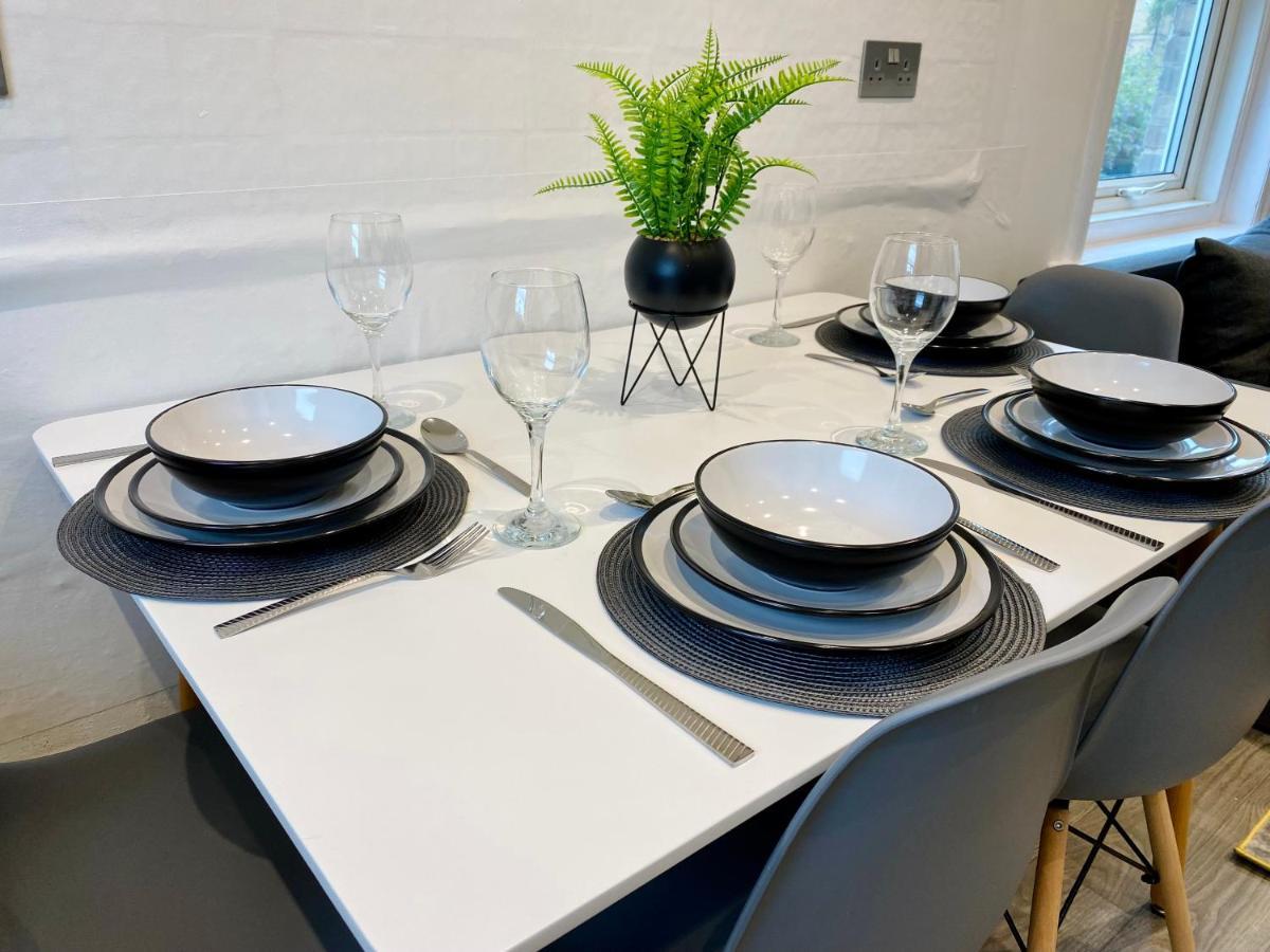 Chic Apartment In Central Bournemouth With Parking Esterno foto
